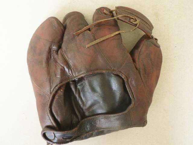 Rogers Hornsby Wilson 632 Back